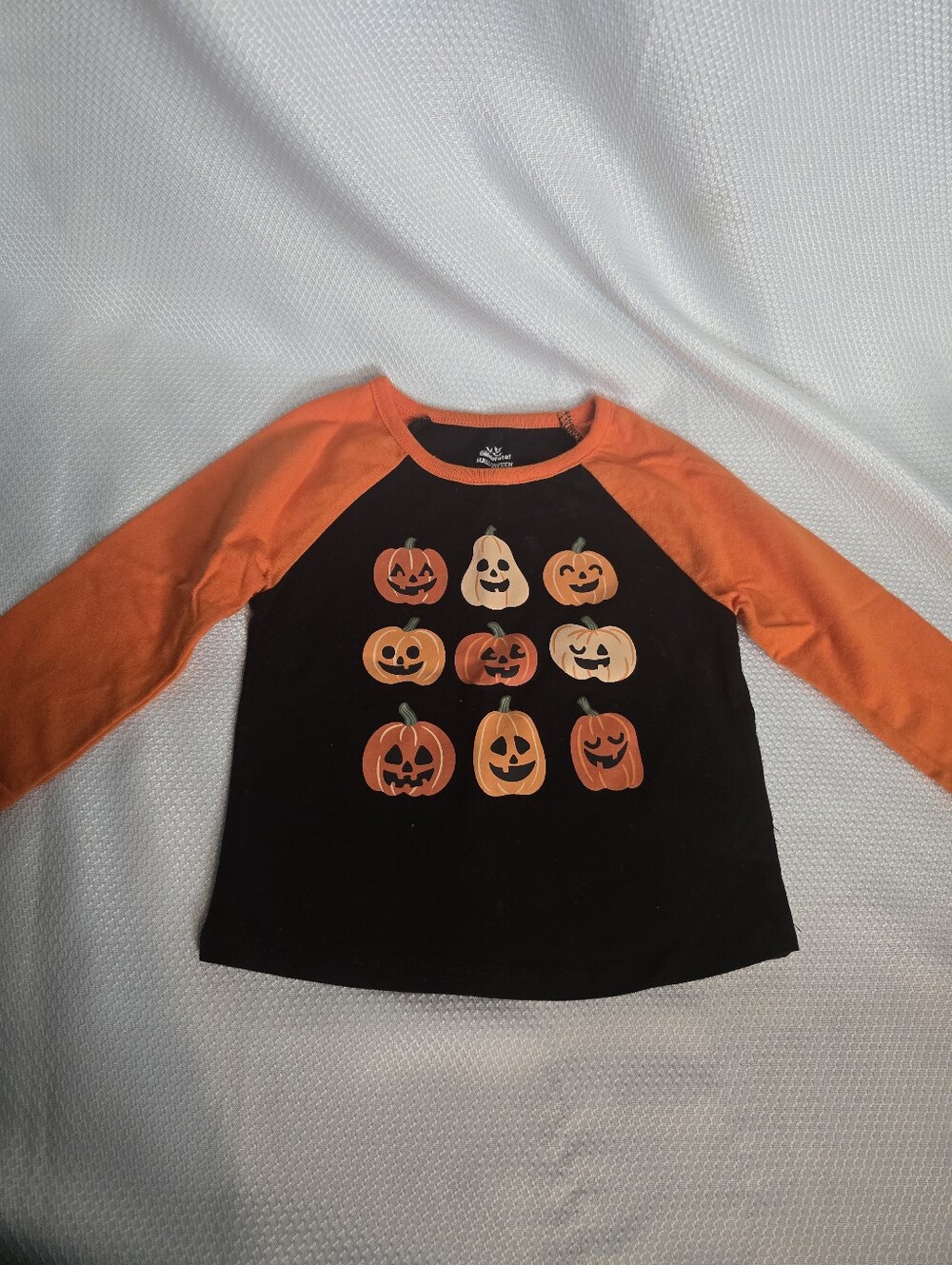 🧡5/$15- Halloween Long Sleeve